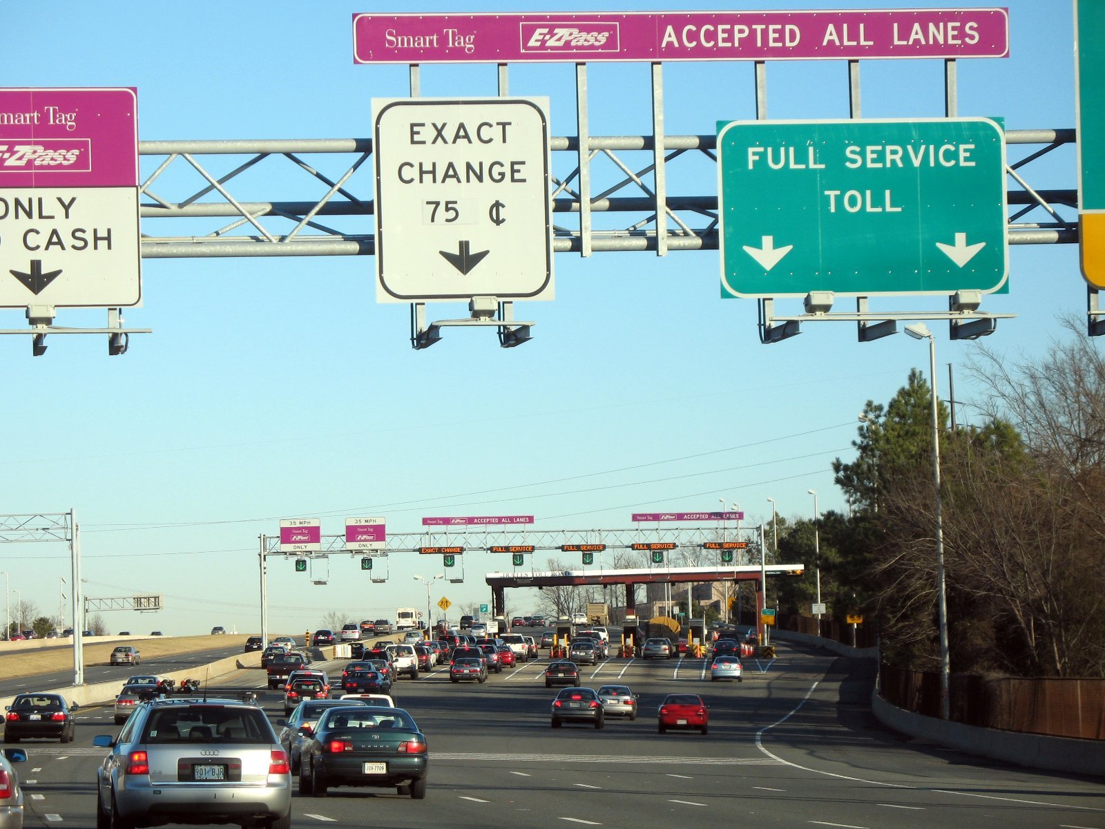 Toll_Plaza_on_Dulles_Toll_Road_1